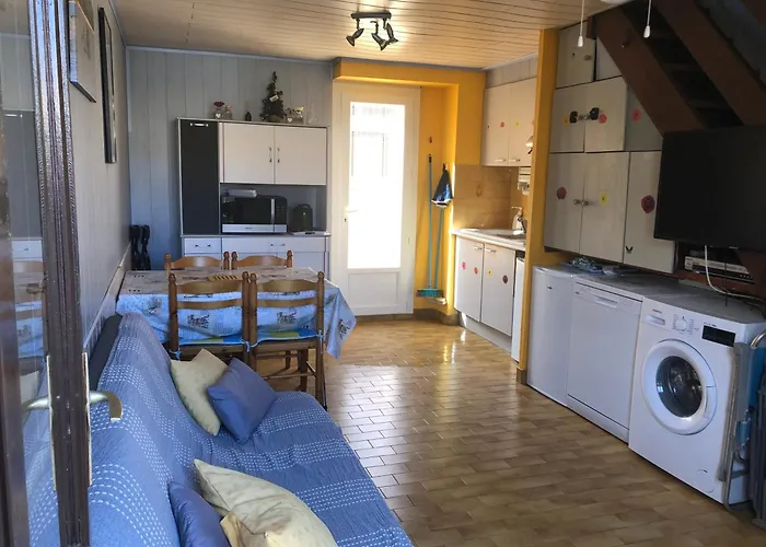 Pavillon à la plage en lisière de la Clape